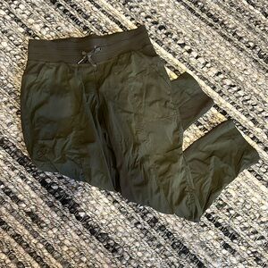 Original style dance studio pants- slim legs 8
Great condition